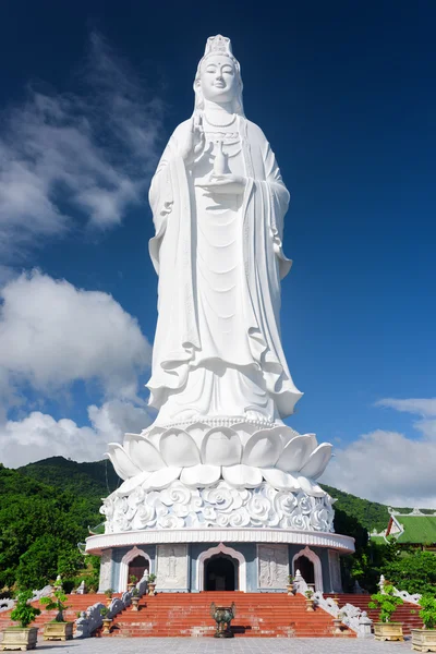 Vista de la Señora Buda (el Bodhisattva de la Misericordia), Danang — Foto de Stock
