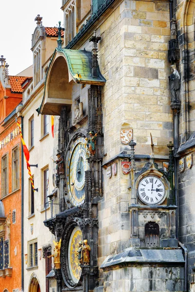 Pražský orloj (Praha orlojem) na starém městě Squ — Stock fotografie