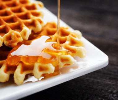 taze bir waffle dökülen tatlım