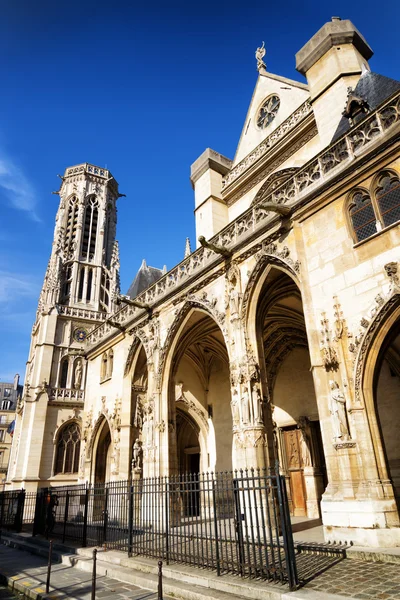 Katolikus templom Saint Germain az Auxerre-Párizs, Franciaország. — Stock Fotó