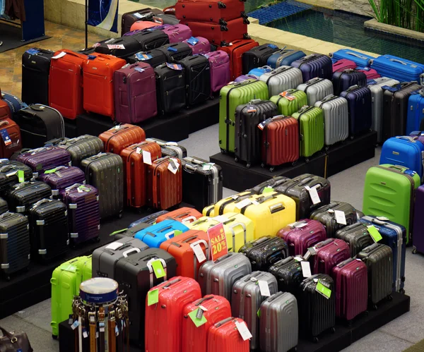 Big sale of suitcases for travel. — Stock Photo, Image