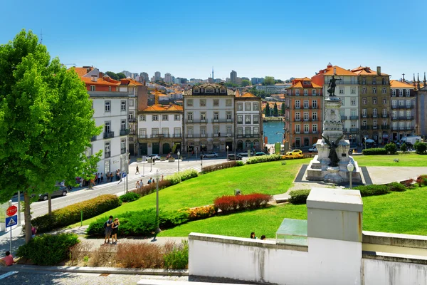 La plaza del Príncipe Enrique, Infante Dom Henrique, en Oporto, Puerto —  Fotos de Stock