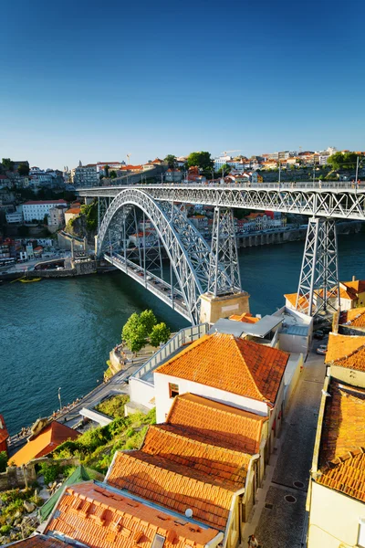 De dom luis brug in porto, portugal. — Stockfoto