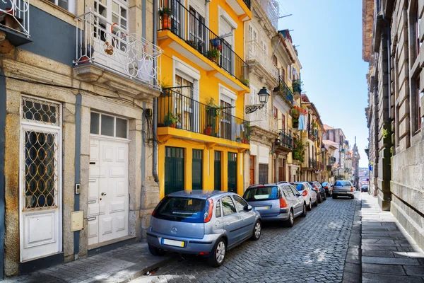 Colorful facades of old houses on the street of the historic cen — Stock Photo, Image