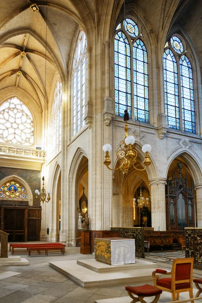 パリ、フランスのオセールのサン ジェルマンのカトリック教会. — ストック写真