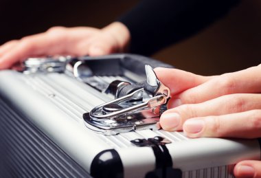 Saklama ve koruma nakit