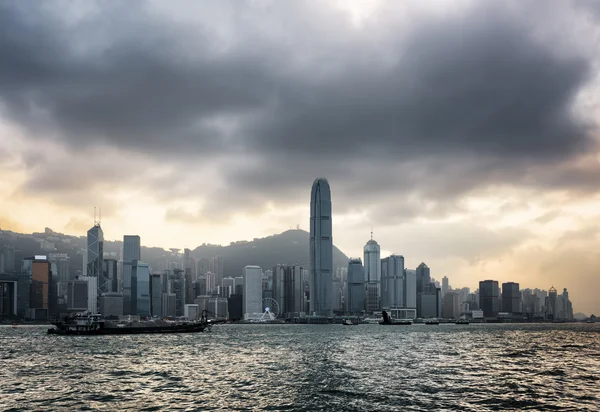 View of Victoria harbor and skyscrapers in business center of Ho — Stock Photo, Image