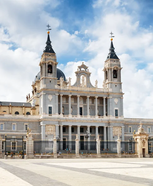 Die Nordfassade der Kathedrale der Heiligen Maria die Königliche von La — Stockfoto