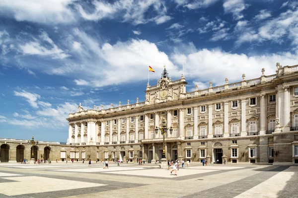 View of the Plaza de la Armeria and the south facade of the Roya — Stock Photo, Image