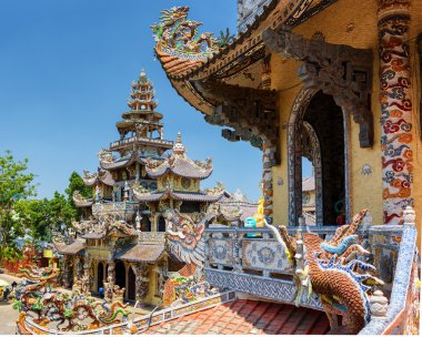 Güzel Linh Phuoc Pagoda mozaik tarzı g parçaları dan
