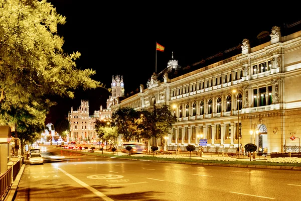 Die calle de alcala und der cybele palast (palacio de cibeles) o — Stockfoto