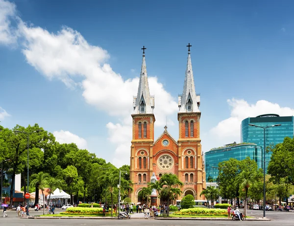 Saigon Notre-Dame Cathedral Basilica in Ho Chi Minh, Vietnam — Zdjęcie stockowe