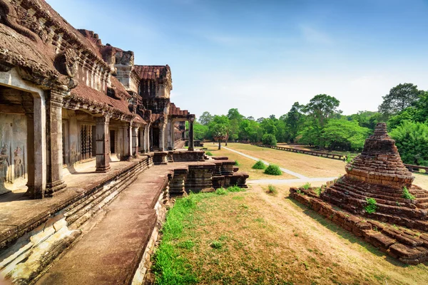 Buddhist Stupa in ancient temple complex Angkor Wat, Cambodia — Stock Fotó