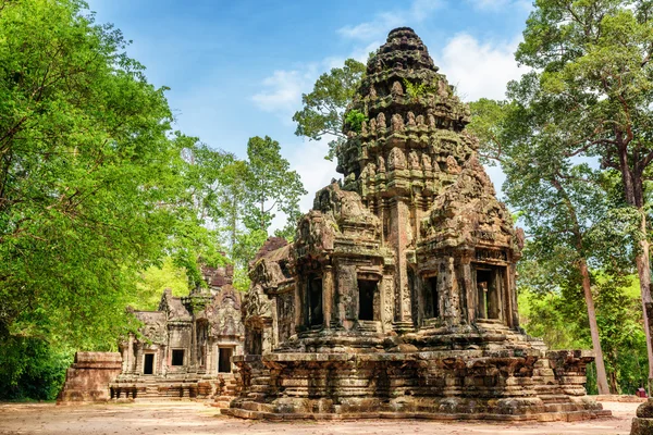 Main tower of ancient Thommanon temple in Angkor, Cambodia — Stok fotoğraf