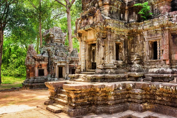 Entrance to central sanctuary of Thommanon temple, Cambodia — ストック写真