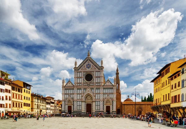 The Basilica di Santa Croce on square of the same name, Florence — Stockfoto