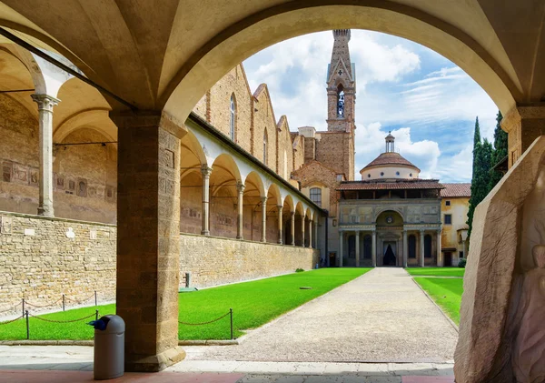 Cour de la Basilique de Santa Croce à Florence, Italie — Photo