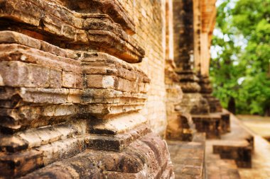 Kamboçya'da Prasat Kravan Tapınağı tuğla closeup görünümü