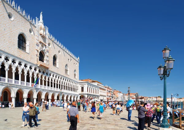 The Doges Palace and the Riva degli Schiavoni, Venice — Stock Photo, Image