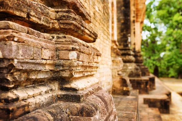 Προβολή closeup της πλινθοδομή Prasat Kravan ναού στην Καμπότζη — Φωτογραφία Αρχείου
