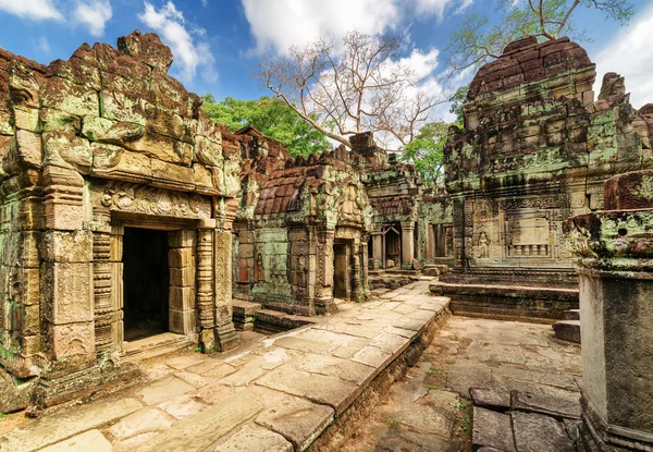 Αρχαία κτίρια με σκάλισμα του ναό Preah Khan στο Angkor — Φωτογραφία Αρχείου