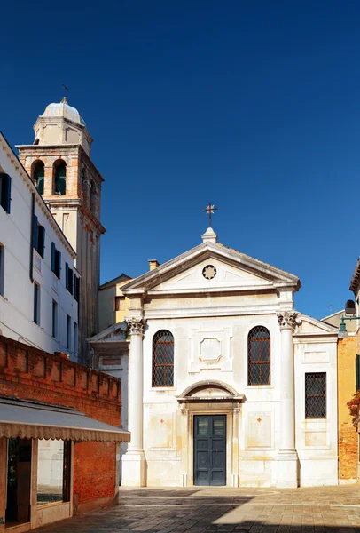 Вид на фасад церкви Сан-Симеоне-Профета, Венице, Италия — стоковое фото