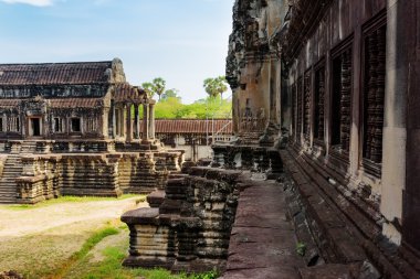 Library building and wall of Angkor Wat in Siem Reap, Cambodia