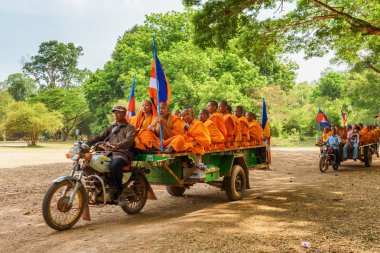 Genç Budist rahipler Angkor, Siem Reap, Kamboçya seyahat