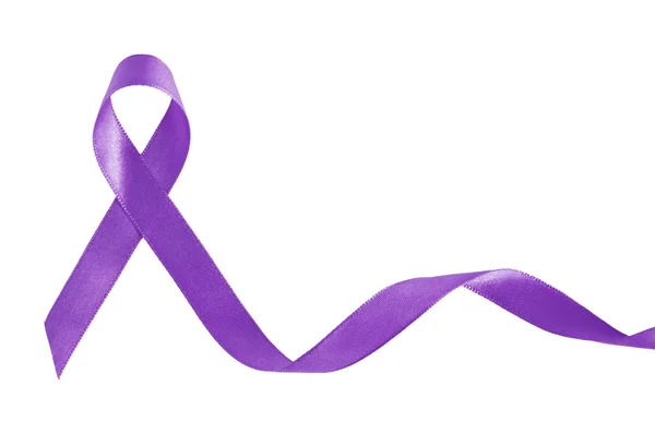 Purple Ribbon een symbool van alvleesklierkanker met kopieerruimte — Stockfoto