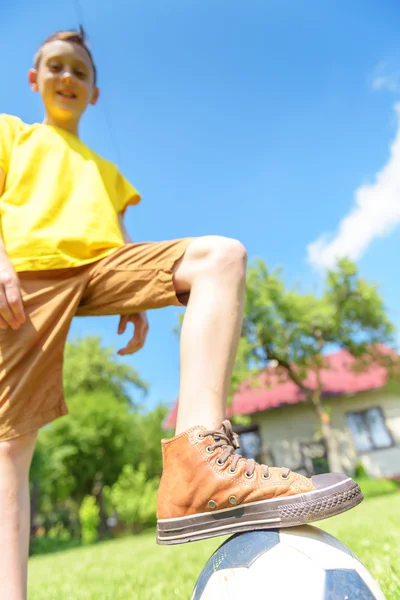 Boy with ball — Stock Photo, Image