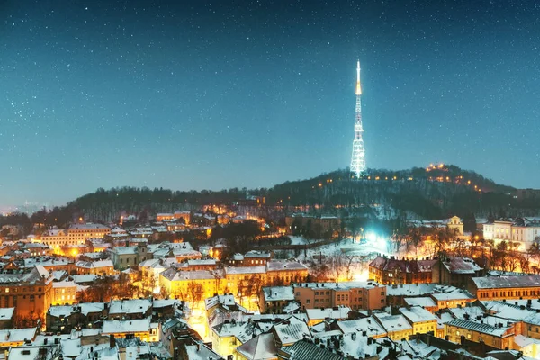 Gorgeus cityscape zimního města Lvova — Stock fotografie