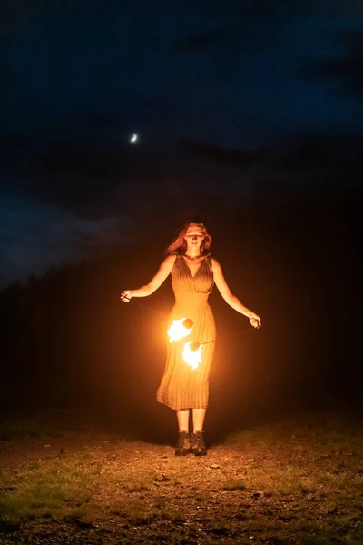 Graceful elegant red haired female fireshow performer — Stock Photo, Image