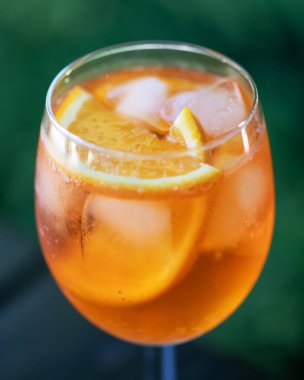 Aperol Spritz Aperitivo yaz kokteyli.
