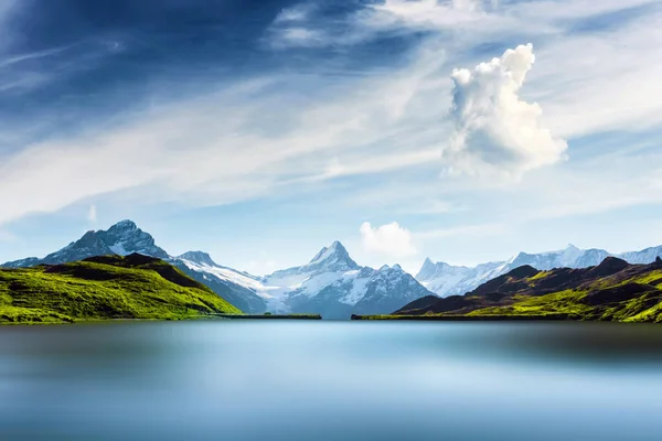 Jezioro Bachalpsee w Alpach Szwajcarskich — Zdjęcie stockowe