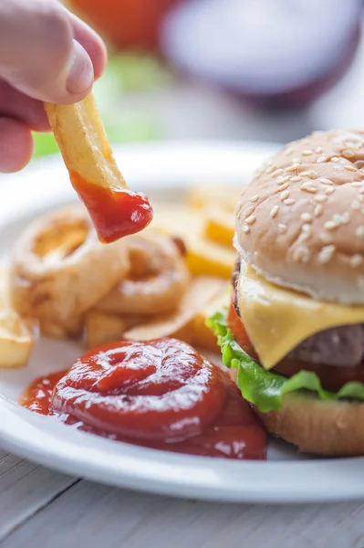 Cheeseburger — Zdjęcie stockowe