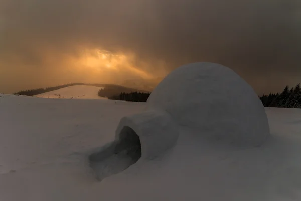 雪屋 — 图库照片