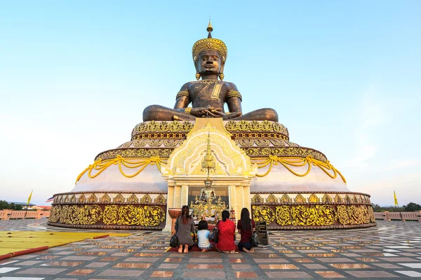 People worship buddha statue — Stock Photo, Image