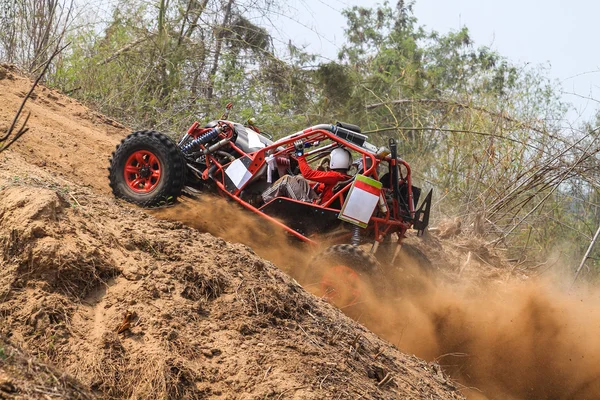 Teilnehmer am Offroad-Wettbewerb — Stockfoto