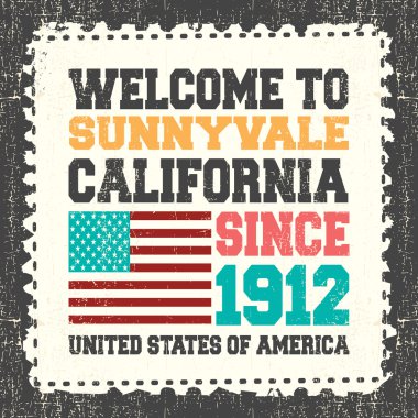 Sunnyvale, Kaliforniya'ya hoş geldiniz yazılı davetiye kartı. 1912 yılından bu yana ve grunge posta kütüğü üzerinde Amerikan bayrağı.