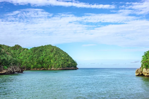 Тропічне море з островами — стокове фото