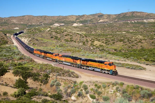 Tåg är diesel oljetransporter — Stockfoto