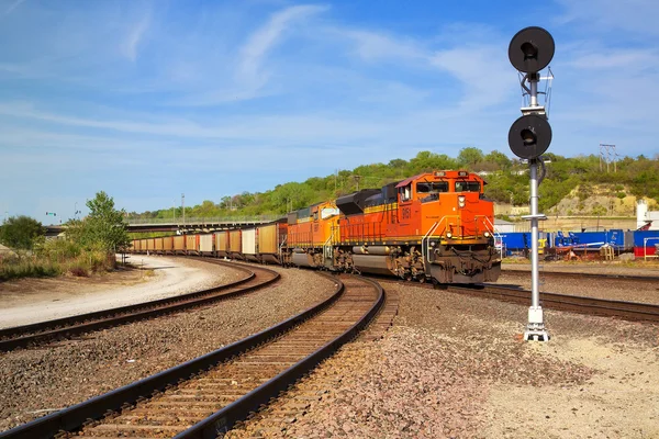 Goederentrein locomotief in arizona, Verenigde Staten — Stockfoto