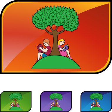 Erkek ve kız ağacın altında okuma