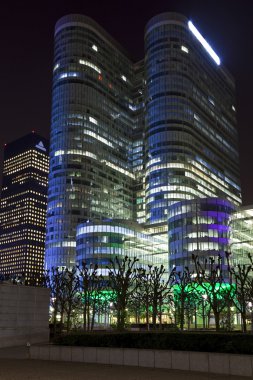 La Defense gece görünümü.