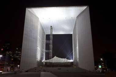Gece görünümü Grand kemer La Defense.