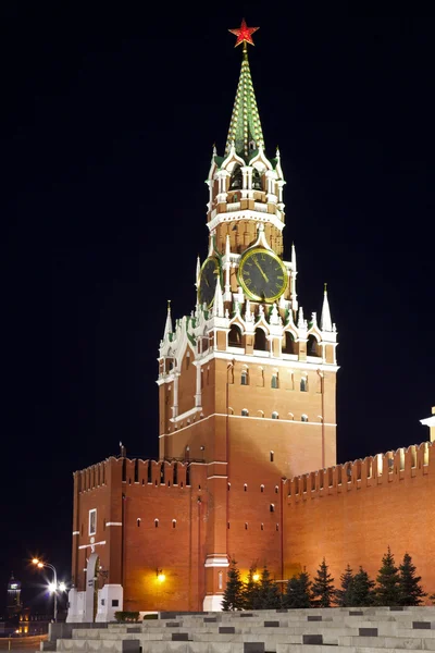 Una torre Spasskaya del Kremlin de Moscú . — Foto de Stock