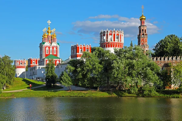 Novodevichy klášter v Moskvě. — Stock fotografie