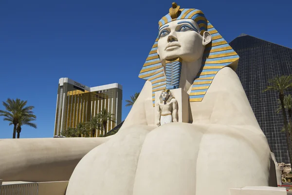 Nagy Szfinx előtt a Las Vegas-i Luxor Hotel másolata — Stock Fotó