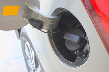 Sarı etiketle açılan ilk yakıt tankı kapağı.