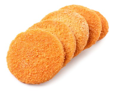 Beyaz arka planda yarı bitmiş pirzolalar. İzole edilmiş